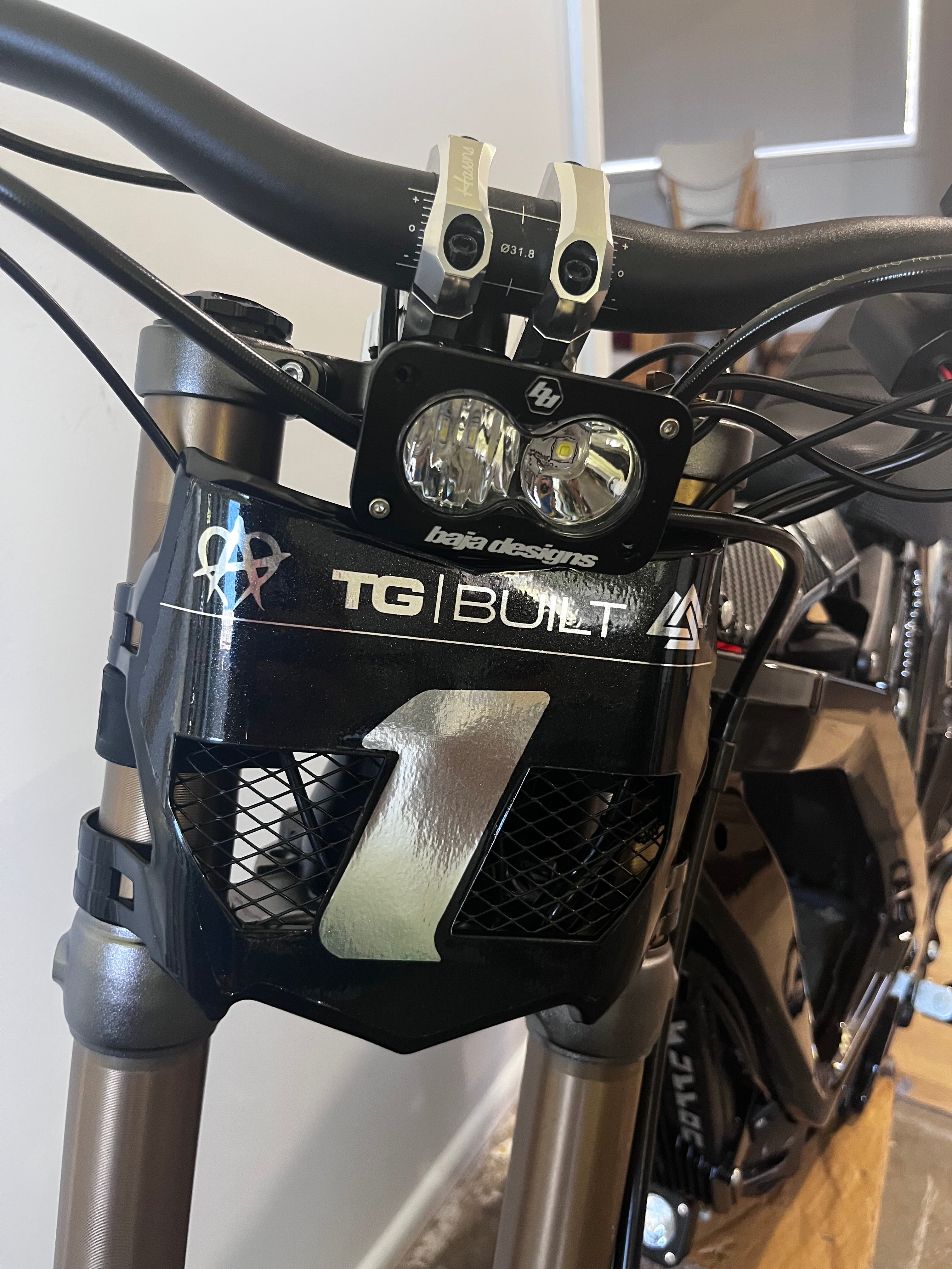 Kova Vented plate (motocuts)
